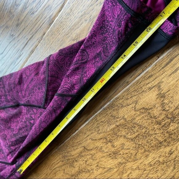 Lululemon Outrun 17" CropAntique Paisley Deep Fuschia Black / Black size 8 - Picture 13 of 13